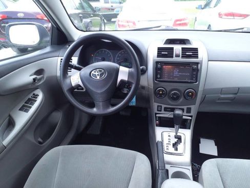 Used 2013 Toyota Corolla LE Special Edition image 10