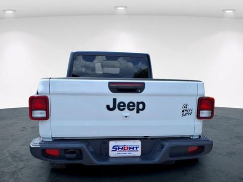 Used 2023 Jeep Gladiator Sport AWD/4WD image 15
