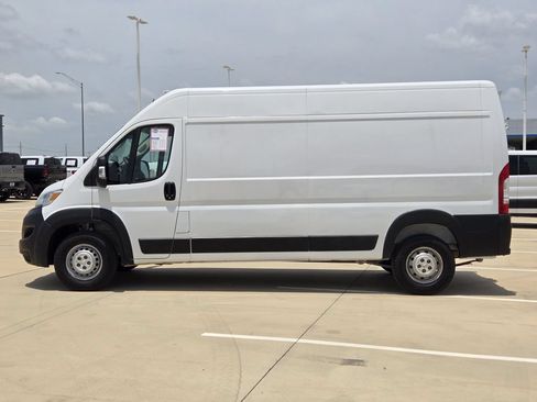 Used 2025 RAM ProMaster 2500 w/ Convenience Group FWD image 4