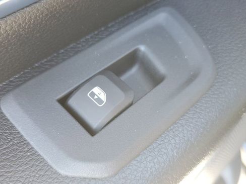 New 2026 RAM 1500 4x4 Crew Cab image 18