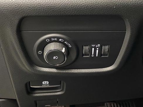 New 2025 Jeep Grand Cherokee Limited w/ Luxury Tech Group II AWD/4WD image 26