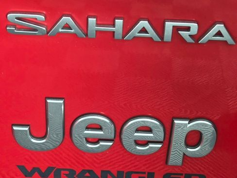 Used 2021 Jeep Wrangler Unlimited Sahara AWD/4WD image 10