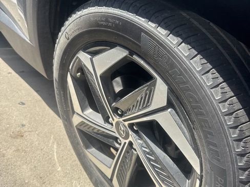 Used 2023 Hyundai Tucson Limited image 7