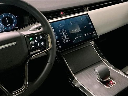 Certified 2025 Land Rover Range Rover Evoque S image 5