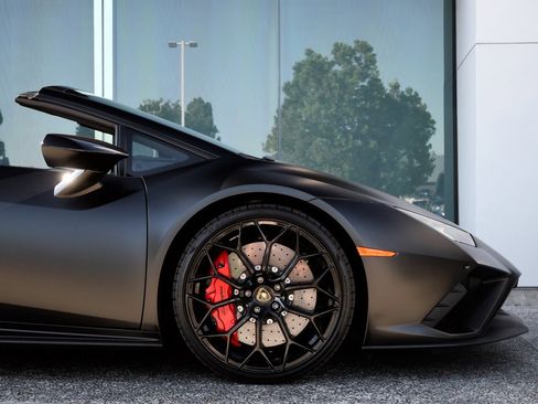Used 2023 Lamborghini Huracan EVO image 9