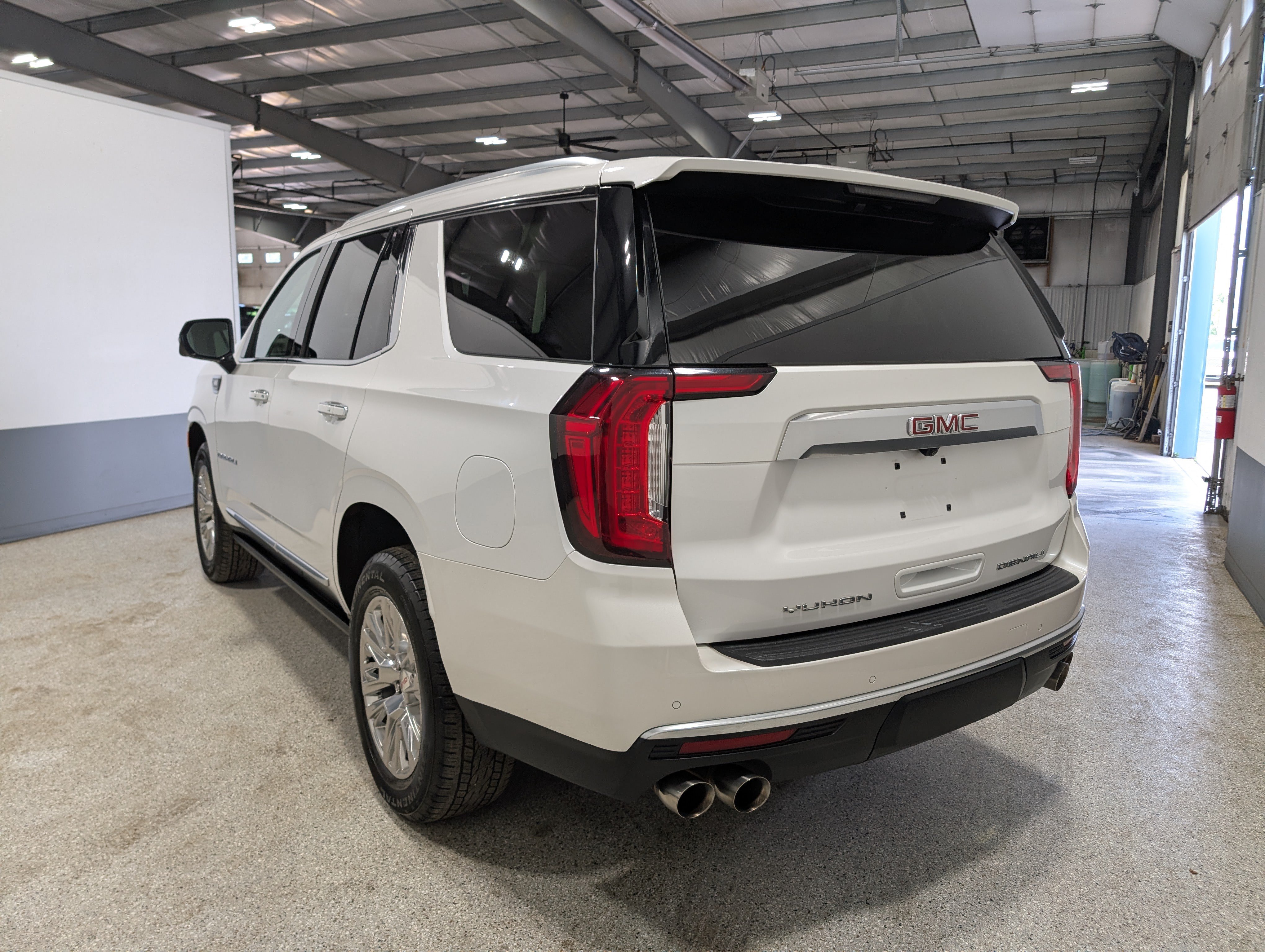 Used 2022 GMC Yukon Denali AWD/4WD image 5