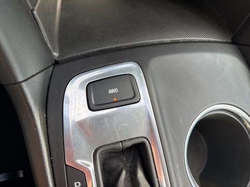 Used 2018 Chevrolet Equinox LS image 25