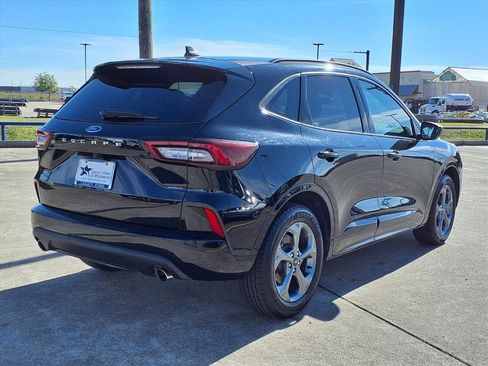 Used 2024 Ford Escape ST-Line image 2