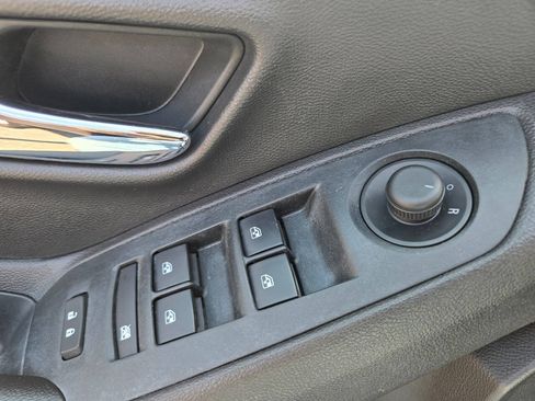 Used 2020 Chevrolet Trax LT FWD image 14