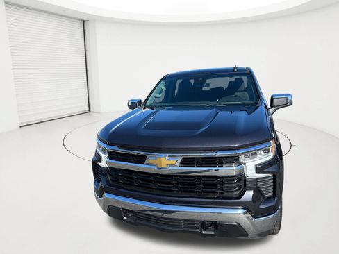 Used 2023 Chevrolet Silverado 1500 LT AWD/4WD image 22