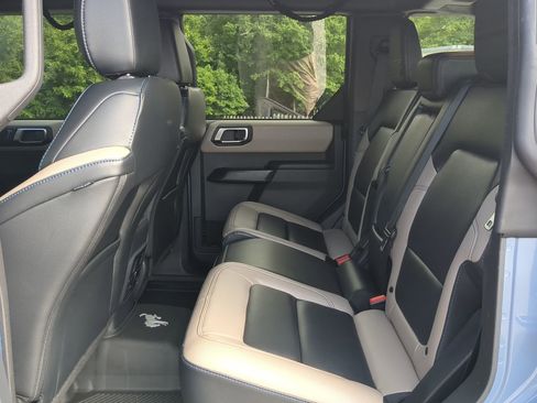 Used 2024 Ford Bronco Wildtrak AWD/4WD image 12