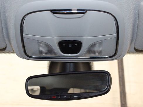 Used 2019 Jeep Cherokee Limited image 28