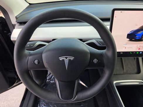 Used 2025 Tesla Model Y Long Range image 19