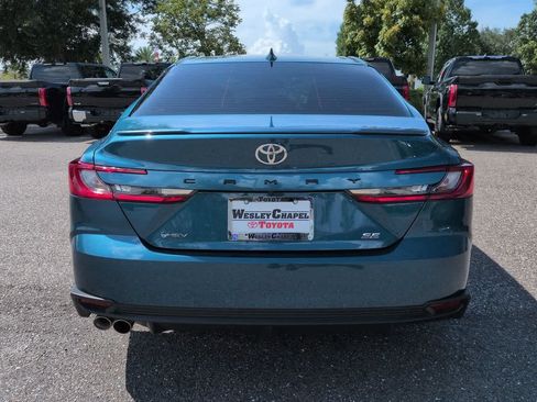 Used 2025 Toyota Camry SE w/ Convenience Package FWD image 5