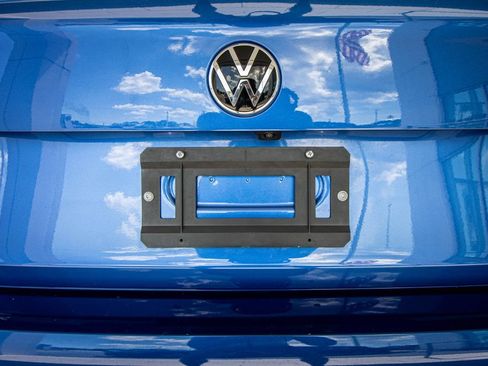 Used 2024 Volkswagen Jetta SE w/ Panoramic Sunroof Package FWD image 17