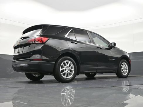Used 2023 Chevrolet Equinox LT FWD image 32