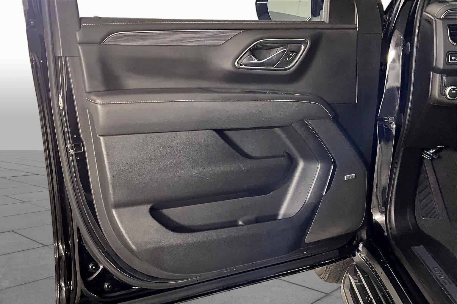 Used 2021 GMC Yukon XL SLT w/ SLT Premium Package RWD image 20
