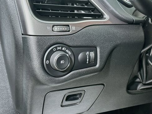 Used 2020 Jeep Cherokee Latitude w/ Quick Order Package 26F North AWD/4WD image 10