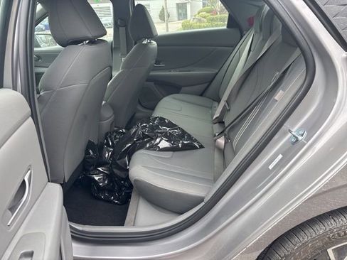 Used 2025 Hyundai Elantra Sport image 7