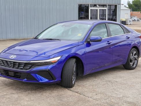 Used 2025 Hyundai Elantra Limited FWD image 24