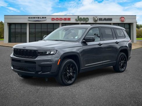 Certified 2024 Jeep Grand Cherokee L Altitude image 36