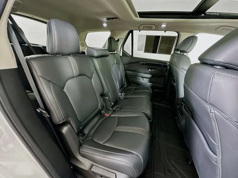 Used 2025 Honda Pilot Touring image 34