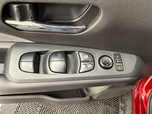 Used 2024 Nissan Kicks SR w/ SR Premium Package FWD image 15
