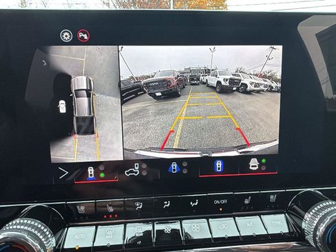 New 2026 GMC Canyon Denali image 14