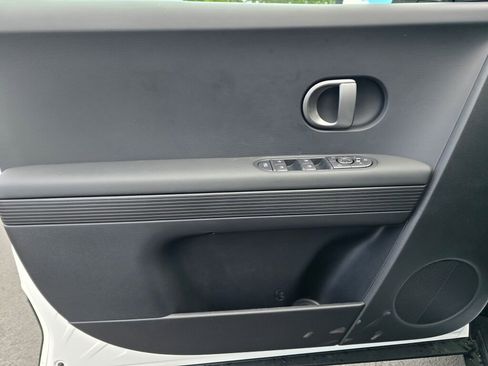 New 2025 Hyundai Ioniq 5 SEL image 31