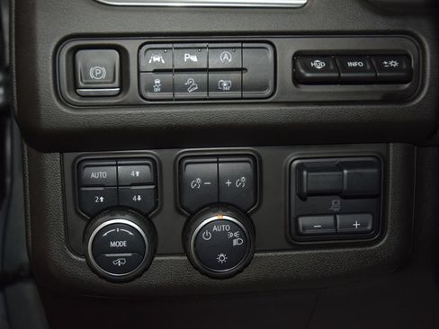 Used 2023 Chevrolet Tahoe High Country AWD/4WD image 34