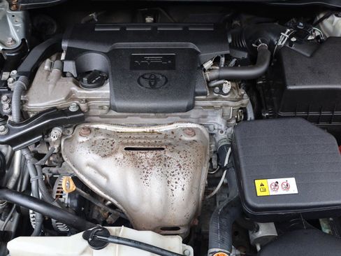 Used 2017 Toyota Camry LE FWD image 10