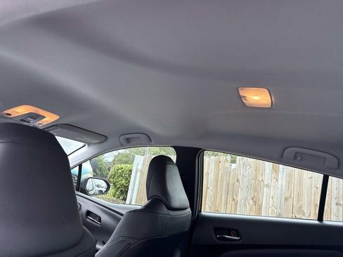 Used 2022 Toyota Prius image 17