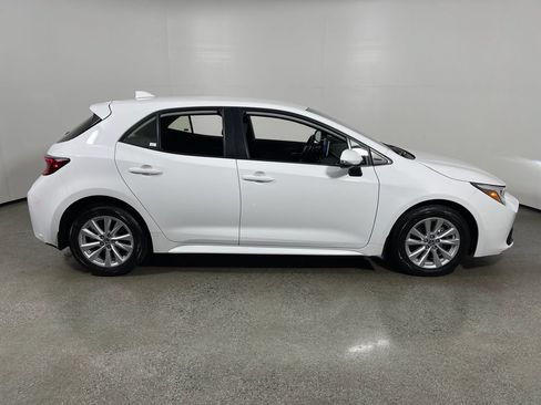 Certified 2024 Toyota Corolla SE w/ SE Package FWD image 2