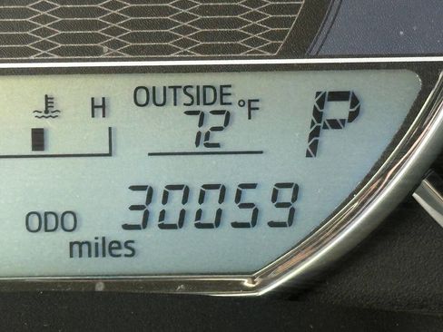 Used 2015 Toyota Corolla LE image 24