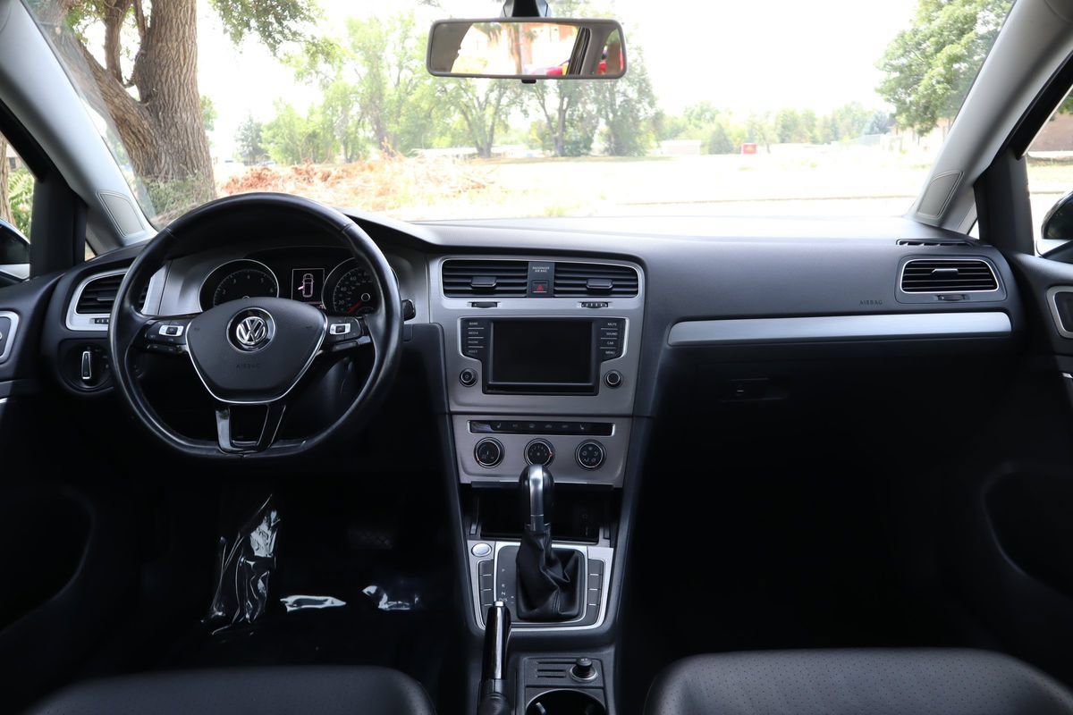 Used 2016 Volkswagen Golf Limited Edition FWD image 16