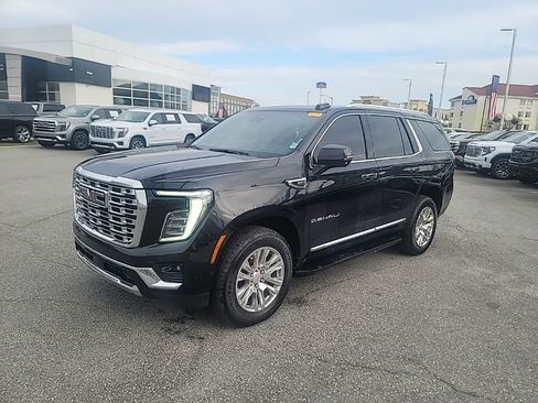 Certified 2025 GMC Yukon Denali image 3