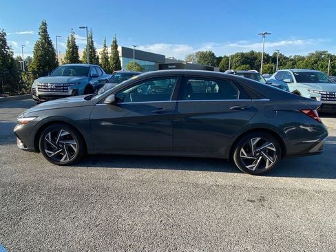 Used 2024 Hyundai Elantra SEL FWD image 4