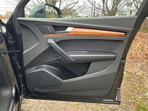 Used 2023 Audi Q5 2.0T Premium w/ Convenience Package image 13