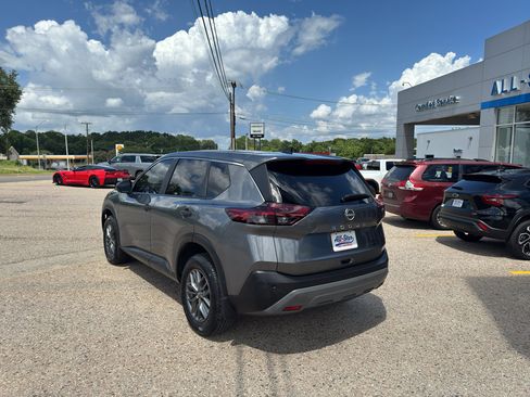 Used 2023 Nissan Rogue S FWD image 28