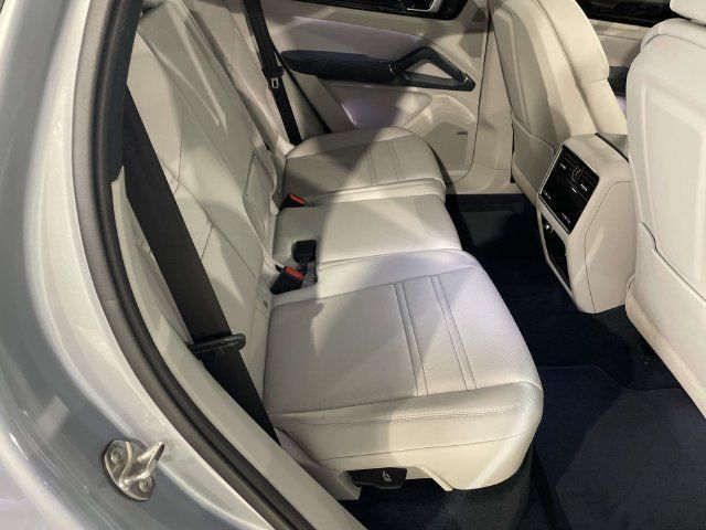 Certified 2022 Porsche Cayenne AWD/4WD image 22