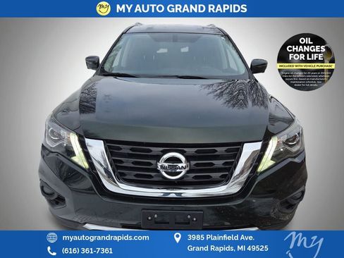 Used 2020 Nissan Pathfinder SL image 2