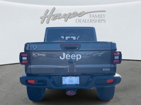 Certified 2022 Jeep Gladiator Overland w/ LED Lighting Group image 4