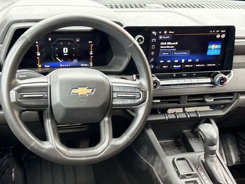 Used 2023 Chevrolet Colorado W/T image 17