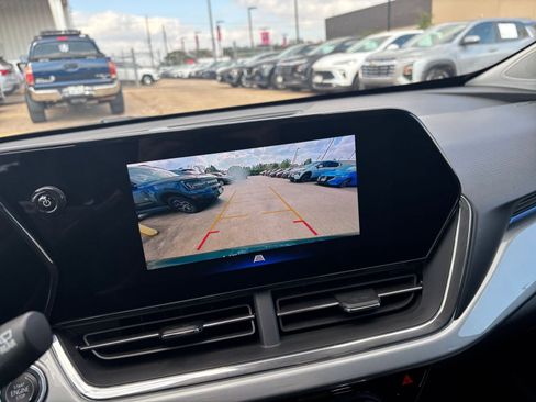 Used 2025 Chevrolet Trax LT image 17