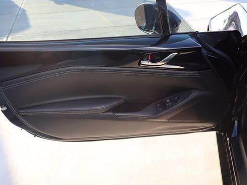 Used 2023 MAZDA MX-5 Miata Club RWD image 19