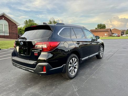 Used 2018 Subaru Outback 3.6R Touring w/ Popular Package #3 image 7