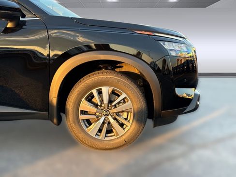 New 2025 Nissan Pathfinder SL image 10