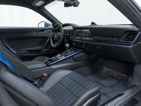 Used 2026 Porsche 911 Carrera T image 32