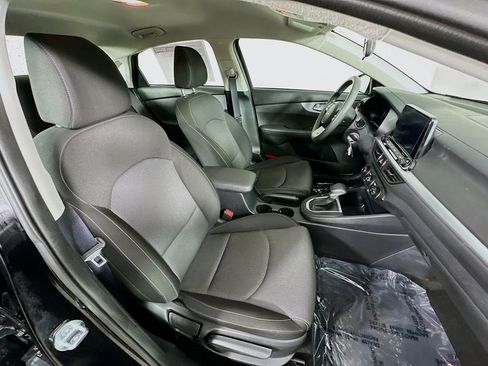 Used 2024 Kia Forte LXS image 31