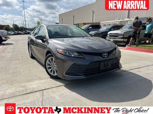Used 2024 Toyota Camry LE w/ Convenience Package FWD image 1